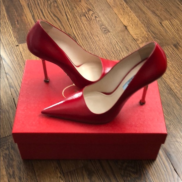 prada saffiano heels